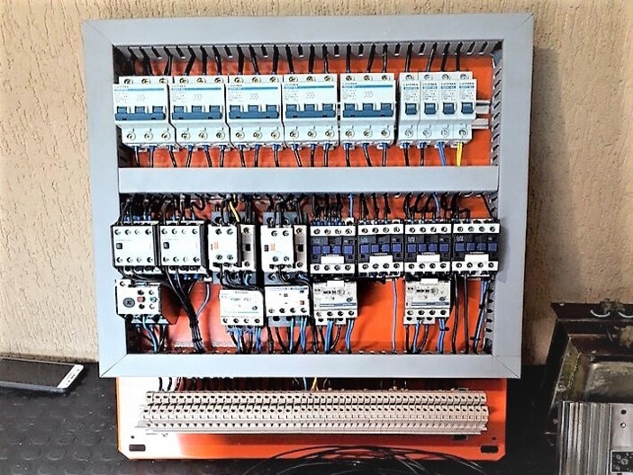 PAINEL COM BOTOEIRA DA FRESADORA - APÓS REFORMA